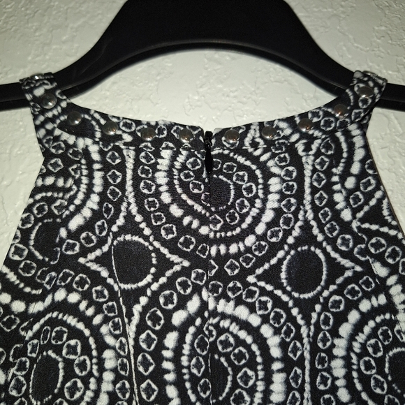 Michael Kors Black & White Halter Studded Top Size Large - Picture 4 of 8